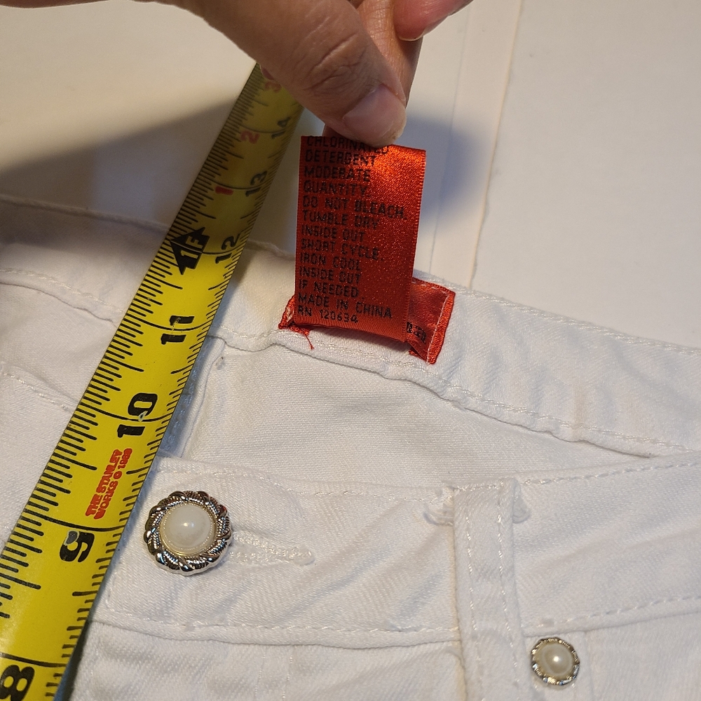 V Christina Women's Size 10 White Floral Embroidered Jeans Straight Pockets 29W - Picture 8 of 8